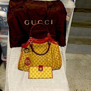 Gucci bag and wallet combo with bag